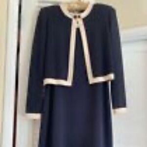 St. John Size 4 Dress Resort Collection